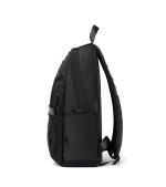 style urbain avec sac à dos