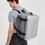 voyage avec sac à dos rigide